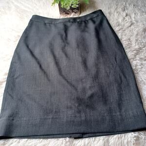 The Design Collective Grey Skirt, Professional Style, Eco Friendly Size 8
